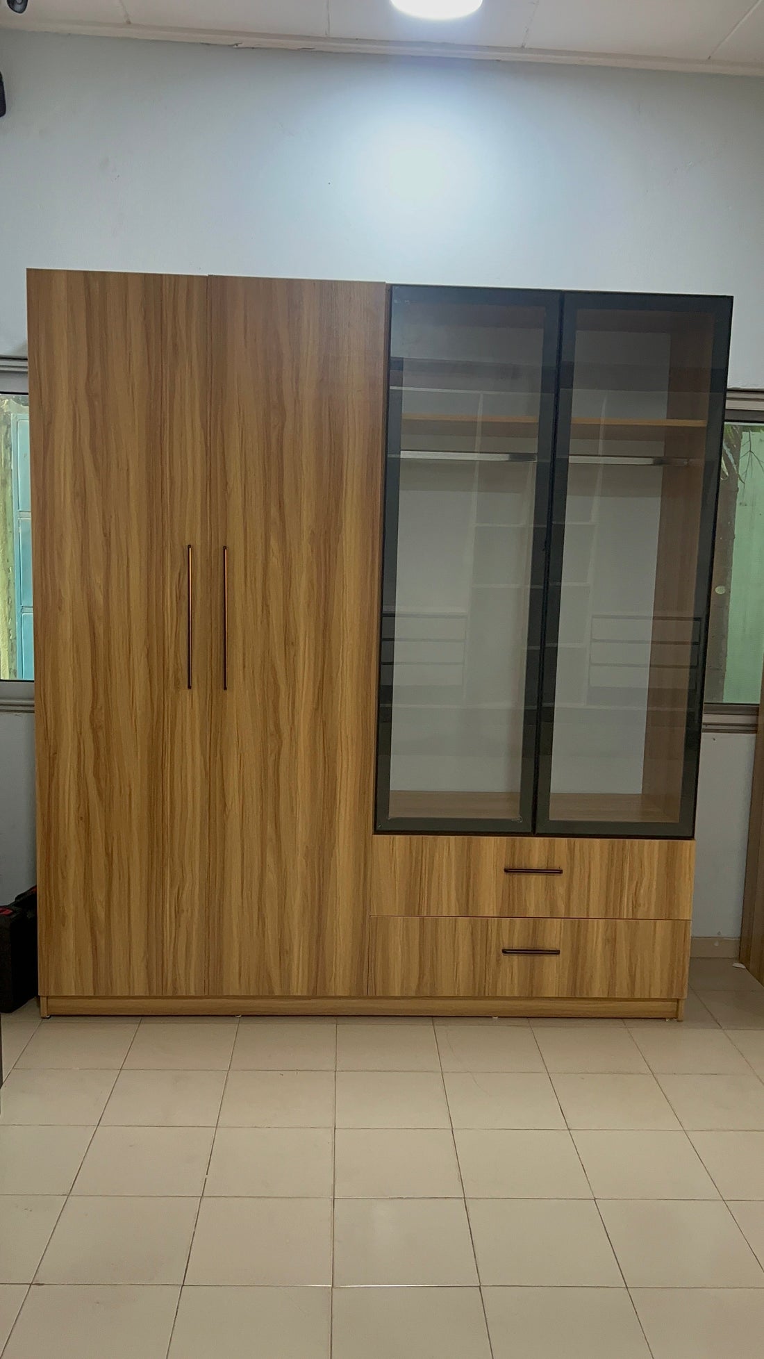 Ateliers-Bois-Vivant-dévoile-son-armoire-géante-une-innovation-pensée-pour-les-espaces-modernes-et-les-clients-exigeants Ateliers du bois vivant