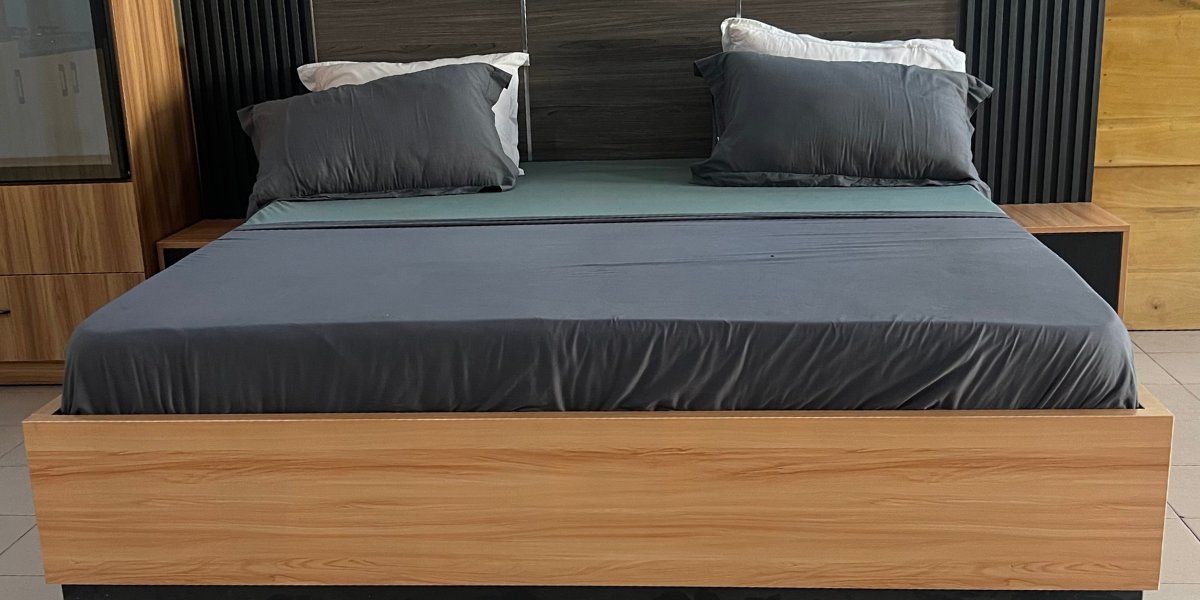 Lit modèle Insolence – Design moderne en mélaminé avec tête de lit à tasseaux | Ateliers du Bois Vivant Ateliers du bois vivant