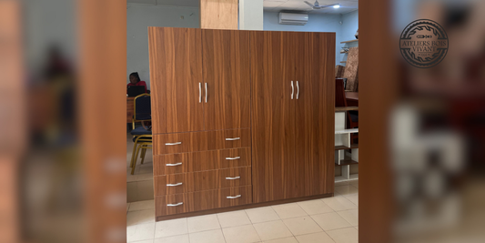 Armoire battante modèle Safran – Grande capacité, design moderne et finition bois clair Ateliers du bois vivant