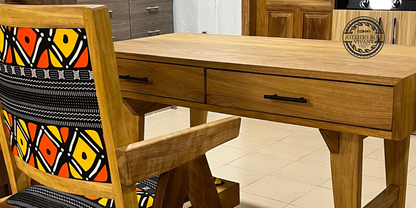 Bureau Design en Iroko avec Chaise à Motifs Africains | Ateliers du Bois Vivant Ateliers du bois vivant