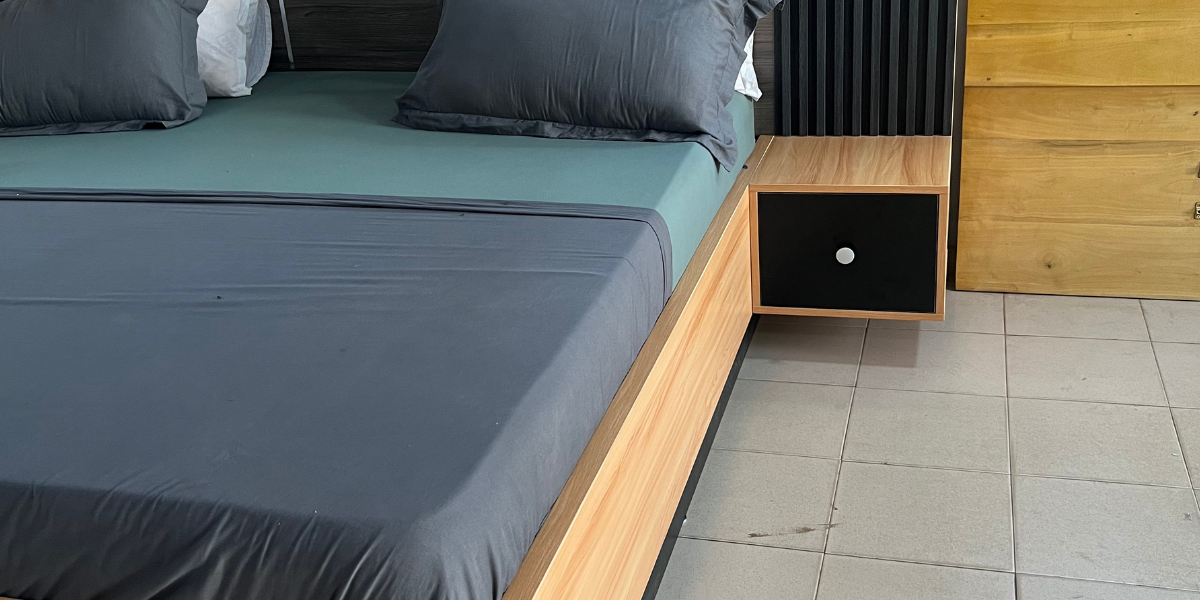 Lit modèle Insolence – Design moderne en mélaminé avec tête de lit à tasseaux | Ateliers du Bois Vivant Ateliers du bois vivant