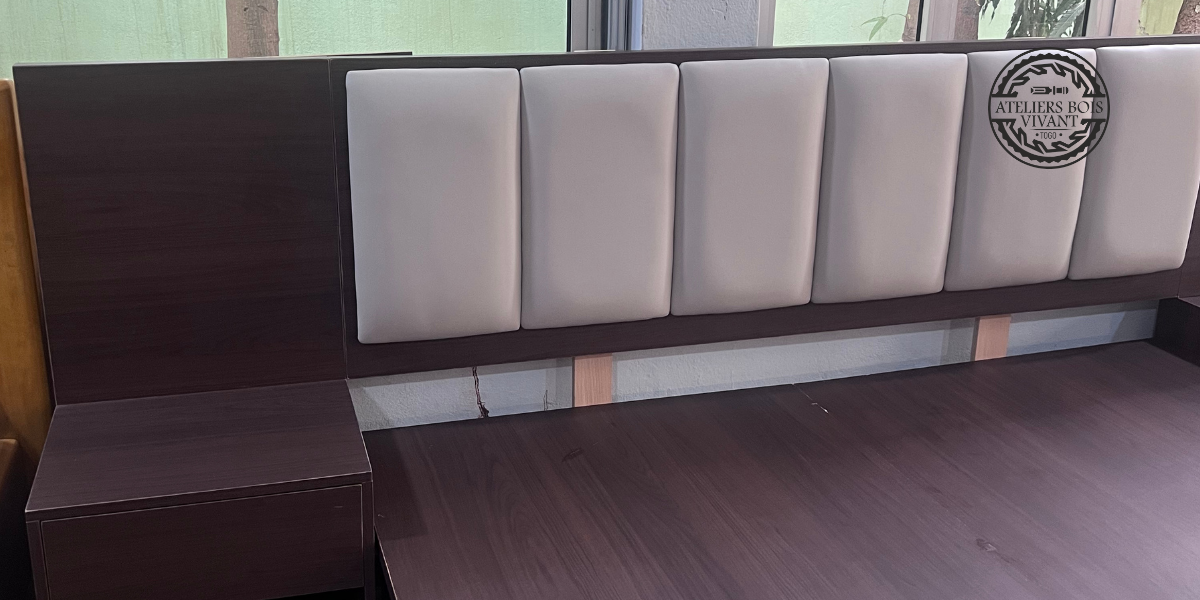 Lit de Luxe en Mélaminé – Tête de Lit Molletonnée | Ateliers Bois Vivant Ateliers du bois vivant