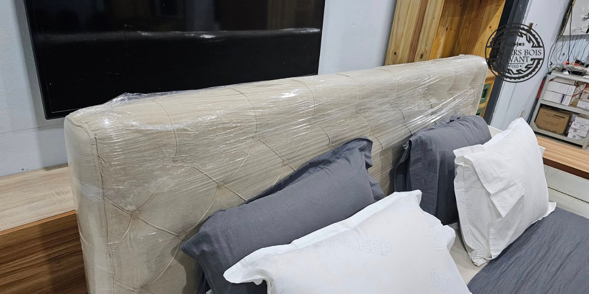 Lit capitonné modèle Bourré – Élégance et confort absolu | Ateliers Bois Vivant Ateliers du bois vivant