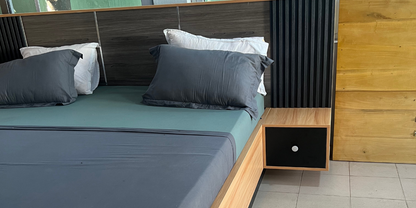 Lit modèle Insolence – Design moderne en mélaminé avec tête de lit à tasseaux | Ateliers du Bois Vivant Ateliers du bois vivant