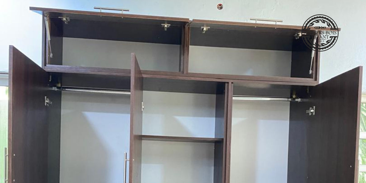 Armoire Géante en Mélaminé – Spéciale Valises | Ateliers du Bois Vivant Ateliers du bois vivant