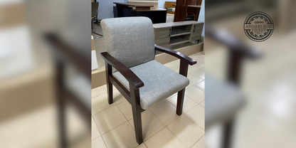 Chaises de Réception en Mélina Teinté – Élégantes, Robustes et Confortables | Ateliers du Bois Vivant Ateliers du bois vivant