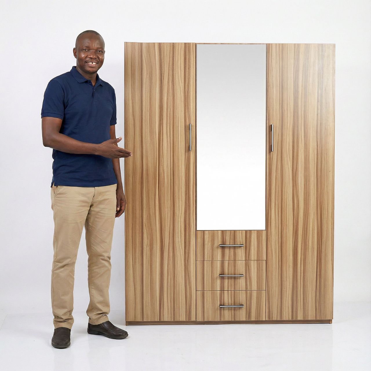 Armoire trois battants